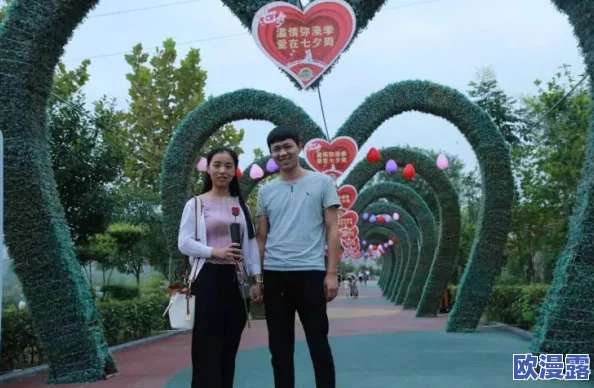 男女做爰的动态图片：最新动态展示了情侣间亲密互动的美好瞬间，传递出爱情与温暖的真实感受