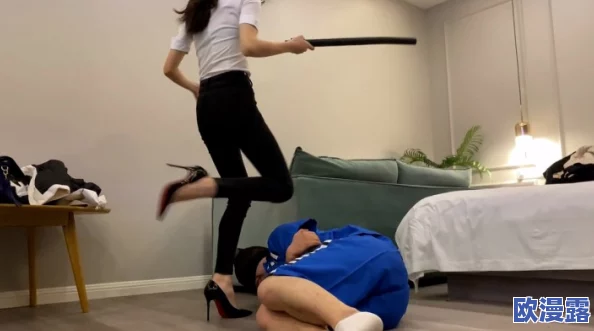 男仆撅好屁股扒开腚眼子,近日在社交媒体上引发热议,网友们纷纷发表看法,讨论其背后的文化现象 男仆撅好屁股扒开腚眼子,近日在社交媒体上引发热议,网友们纷纷发表看法,讨论其背后的文化现象
