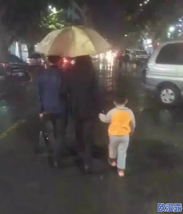 日本夏冰寒说:在下面塞跳蛋湿透了坐公交车高h,近日引发热议,网友们纷纷讨论这一现象背后的社会心理与文化影响 日本夏冰寒说:在下面塞跳蛋湿透了坐公交车高h,近日引发热议,网友们纷纷讨论这一现象背后的社会心理与文化影响