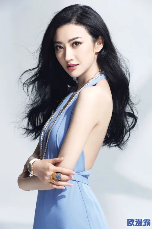 丰满乳乱亲伦小说:在禁忌的边缘,情感与欲望交织的故事引发热议与讨论 丰满乳乱亲伦小说:在禁忌的边缘,情感与欲望交织的故事引发热议与讨论