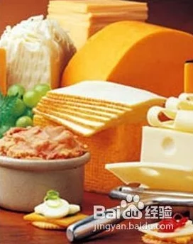 探索异国风情：街头亲吻与美食的奇妙结合，尽在精彩乳制品视频大赏！