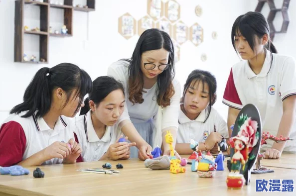 揉我胸啊嗯上课老师：近日，一段课堂视频引发热议，学生与老师之间的互动让人感到意外，网友们纷纷发表看法