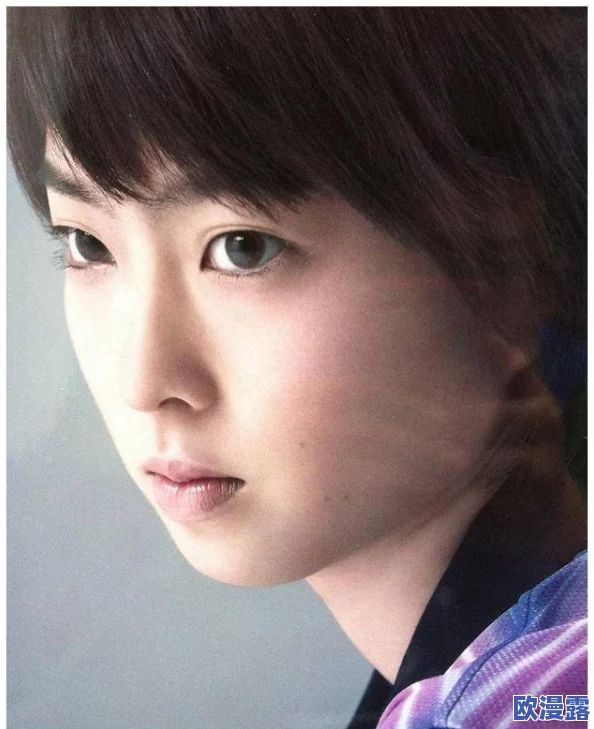 操日本美女视频：最新动态揭示了该系列作品的受欢迎程度持续上升，吸引了大量观众关注与讨论