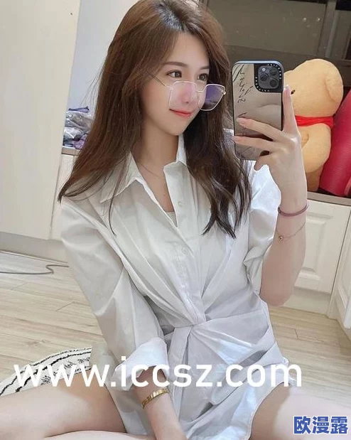 日本夏冰寒说:丝袜美女下面被戳出水的视频引发热议,网友纷纷讨论其背后的故事与拍摄手法,视频观看量持续攀升 日本夏冰寒说:丝袜美女下面被戳出水的视频引发热议,网友纷纷讨论其背后的故事与拍摄手法,视频观看量持续攀升