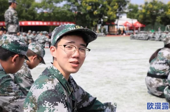 军训期间与教官之间的禁忌之恋:一场意外的激情碰撞与心灵交融 军训期间与教官之间的禁忌之恋:一场意外的激情碰撞与心灵交融