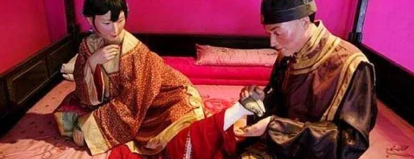 主人要求每天跪着请安发照片,这种行为反映了主仆关系中的权力不平等和对个人尊严的侵犯 主人要求每天跪着请安发照片,这种行为反映了主仆关系中的权力不平等和对个人尊严的侵犯