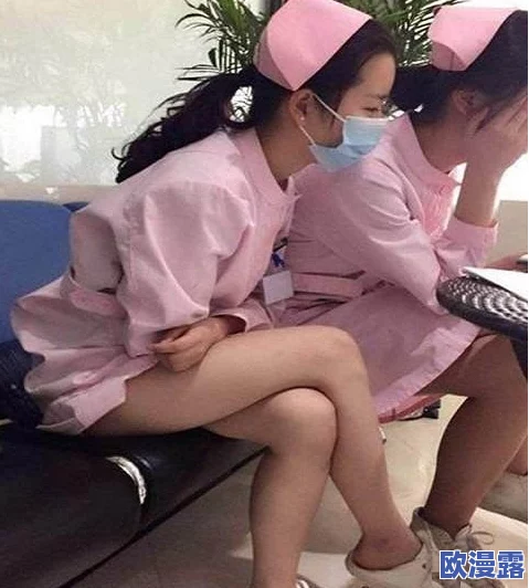男生被迫穿丝袜c的好爽网友认为这种体验既尴尬又新奇，有人觉得解放了自我，也有人表示难以接受，讨论热烈