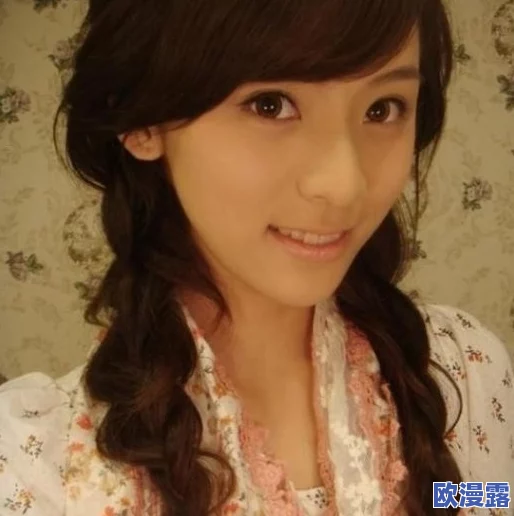 青娱乐美女视频惊爆内幕：独家揭秘明星背后的真实生活与不为人知的秘密，绝对让你大开眼界！