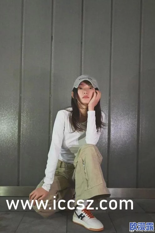周妍希美乳三点尽露四季图片引发热议网友纷纷点赞称赞其大胆表现与独特风格成为社交媒体新宠 周妍希美乳三点尽露四季图片引发热议网友纷纷点赞称赞其大胆表现与独特风格成为社交媒体新宠